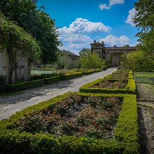 Antica Corte Pallavicina Relais Country house